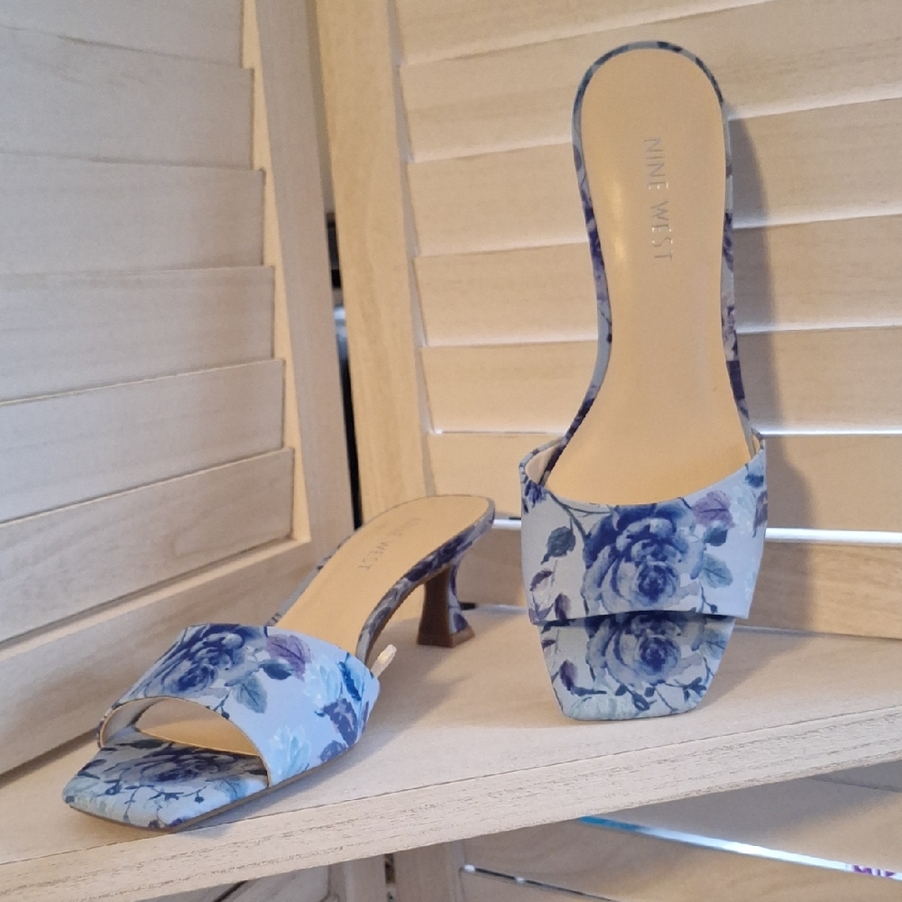 NWOT Nine West Blue Floral Kitten Heel Mules